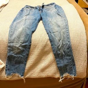 Garage jeans size 05. Frayed hem and distressed